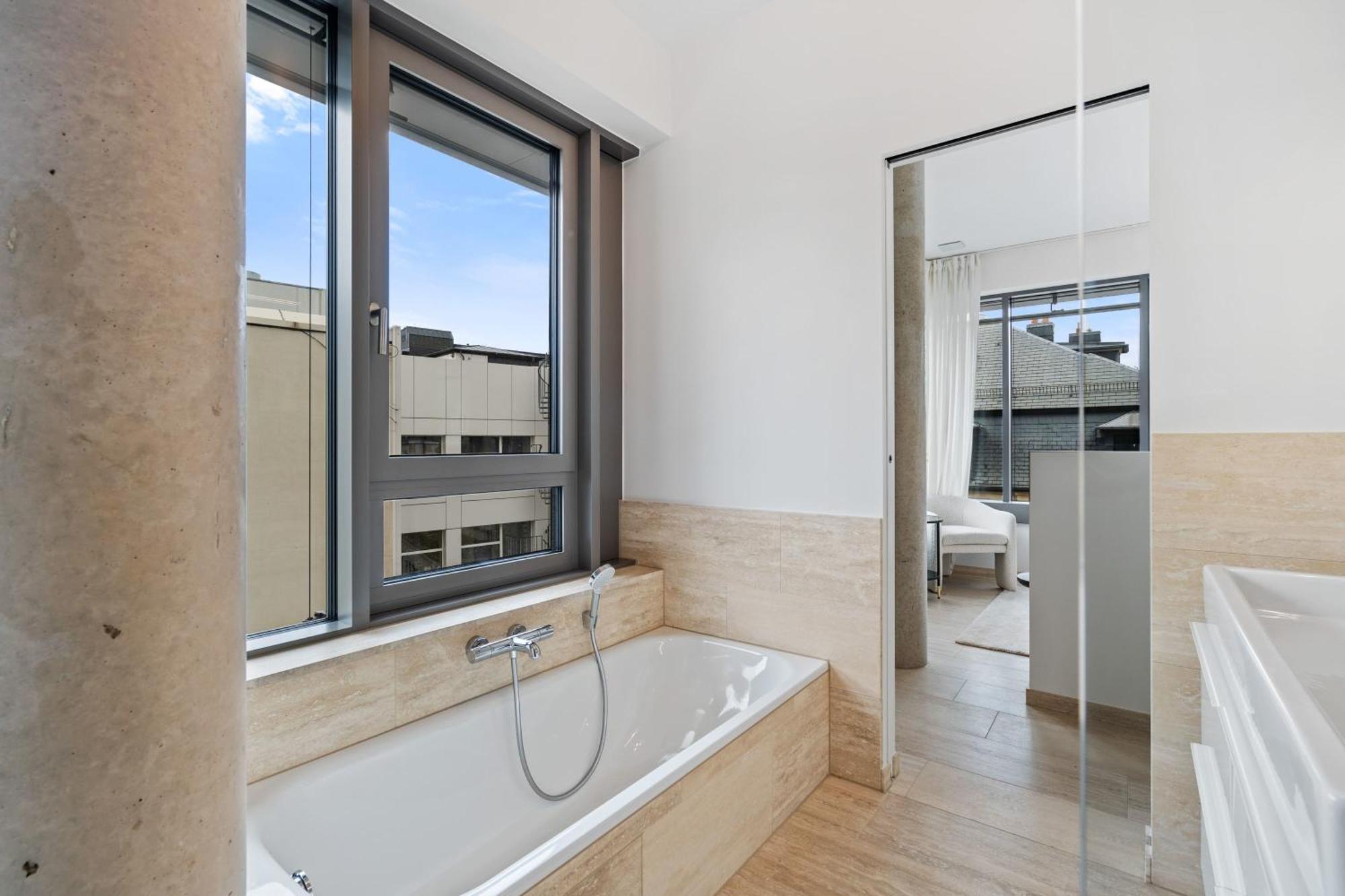 Elegant 2Br With Balcony In Heart Of Luxembourg Exterior photo